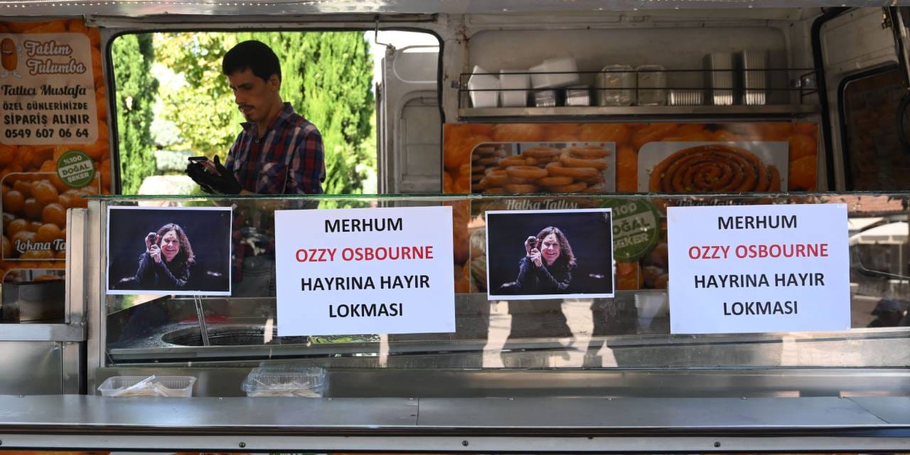 Ankara ve İstanbul'da Ozzy Osbourne Hayrına Lokma Dağıtıldı