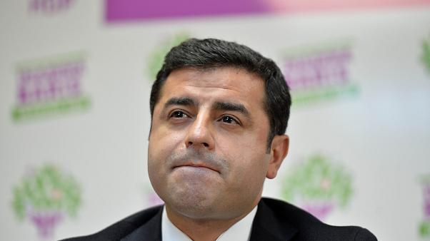 Sabah yazarından, Selahattin Demirtaş yeni parti kuracak iddiası!