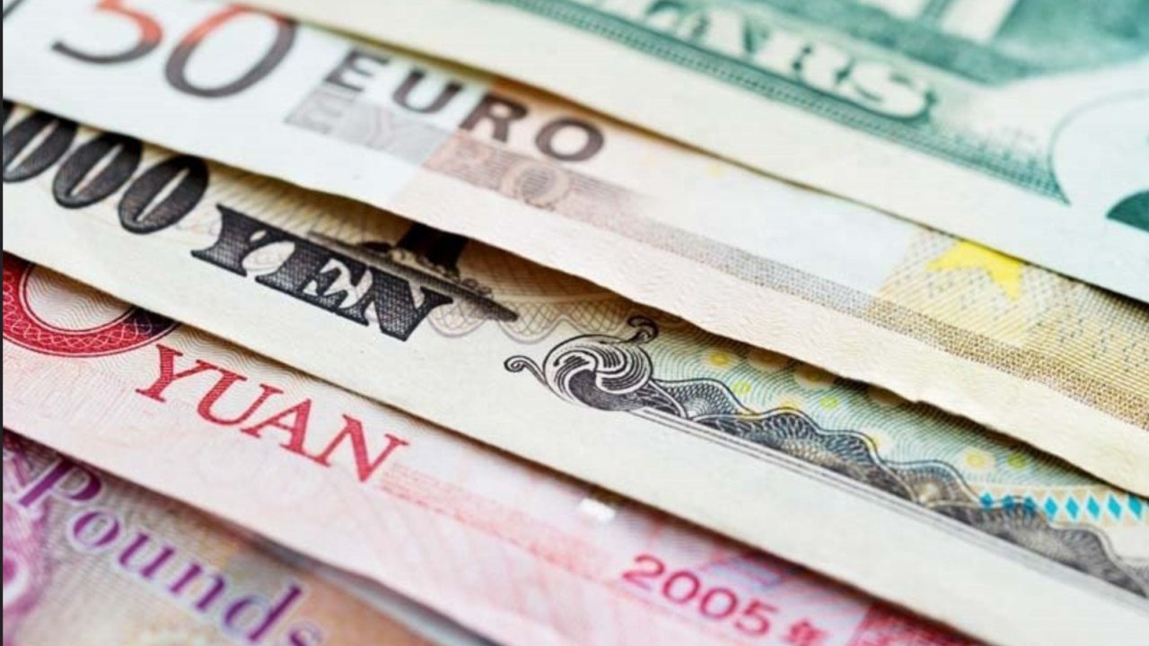 İran, Para Biriminden Dört Sıfır Atma Kararı Aldı
