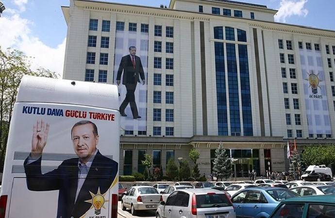 Üyelik hedefini tutturmak için birçok kişiyi habersiz AKParti üyesi yaptılar: Vatandaşlar mesajla öğrendi!