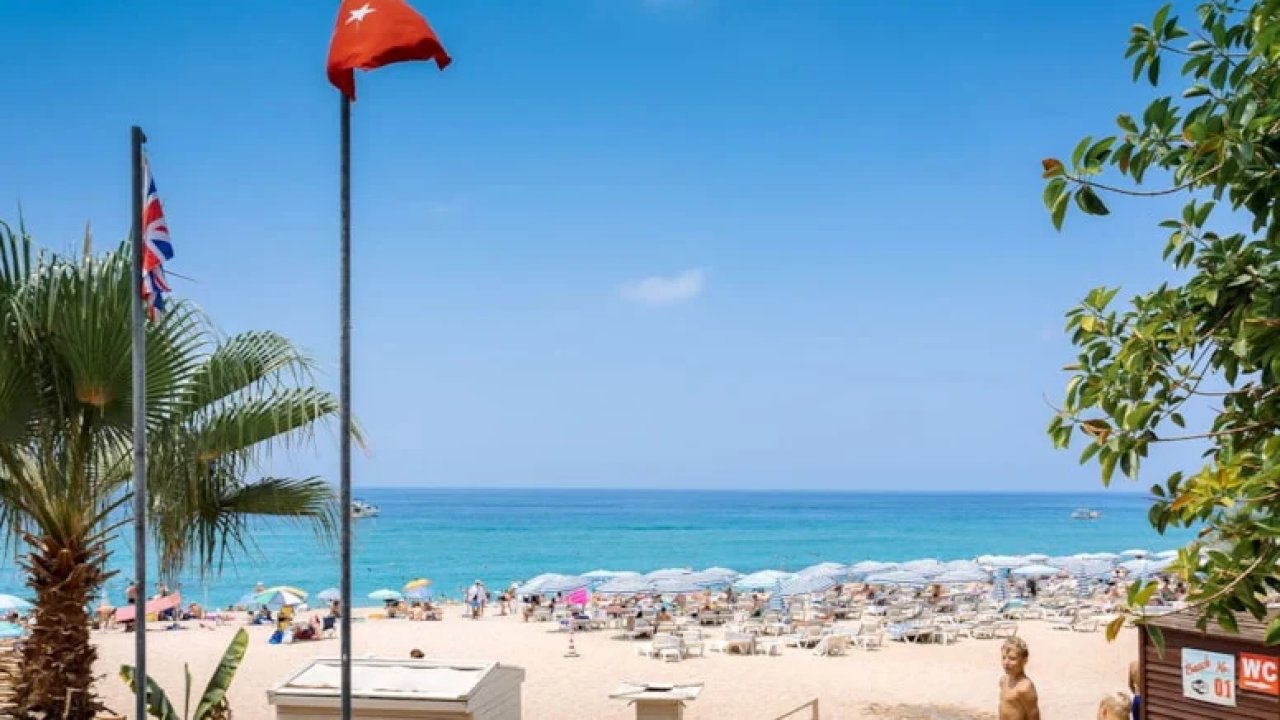 Tur şirketi battı, yüzlerce turist Türkiye’de mahsur kaldı!