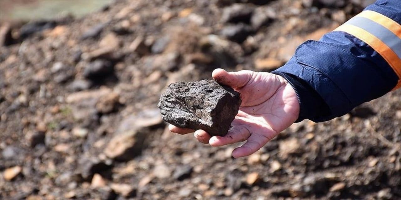 Petro’dan tarihi karar: İsrail’e tek gram kömür yok