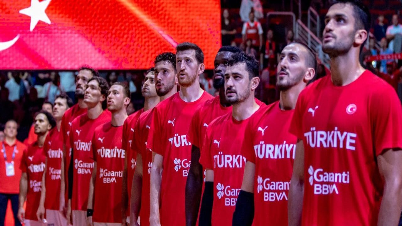 Özel'den 12 Dev Adam'a kutlama mesajı: 