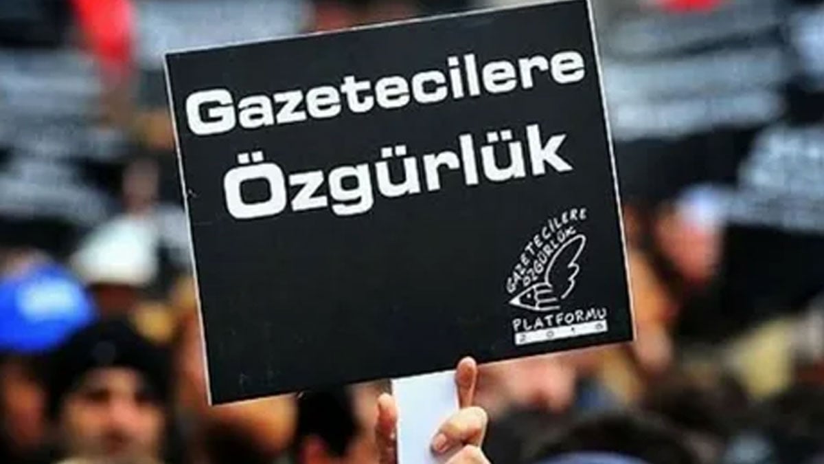 Gazetecilere dava yağmuru!