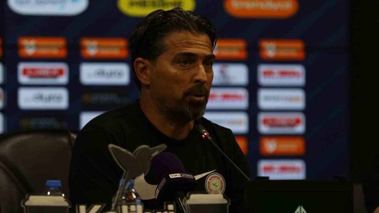Çaykur Rizespor Teknik Direktörü İlhan Palut'tan Açıklamalar: 