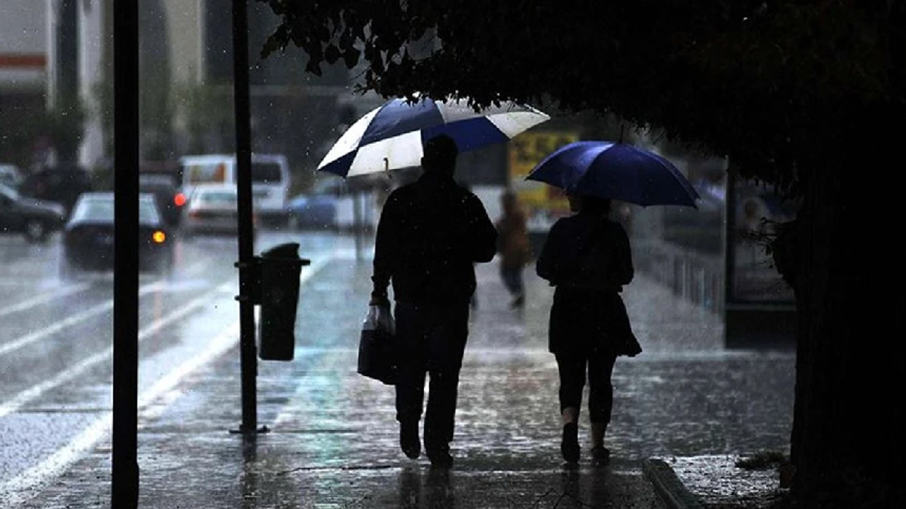 Meteoroloji Uyardı: Marmara ve Ege'de Sağanak Yağış Ne Zaman Başlayacak?