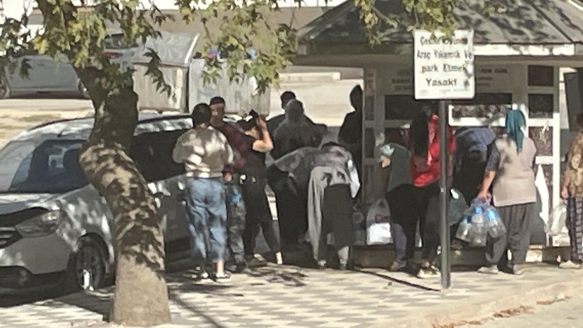 AKP’li belediyeye tepki büyüyor: Elazığ’da halk bidonla su taşıyor