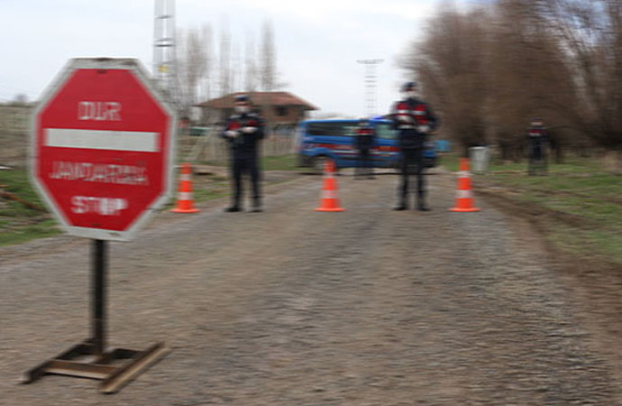 Koronavirüslü hasta yemek daveti düzenledi, Köy karantinada!