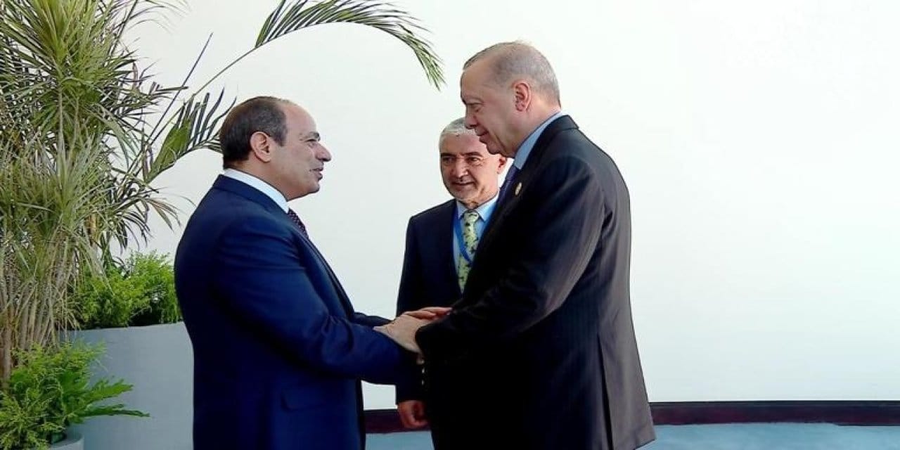 Erdoğan'ı Şarm el-Şeyh'te Mısırlı Mevkidaşı Sisi Karşıladı