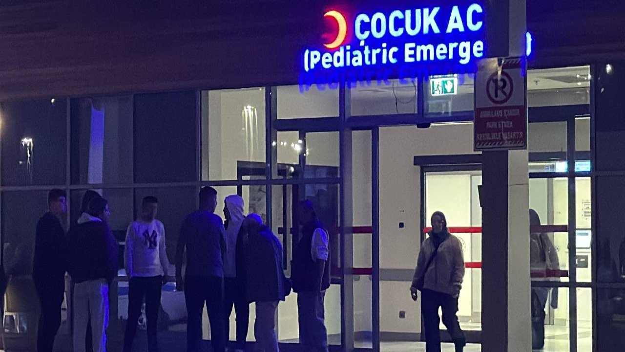 17 Lise Öğrencisi Kütahya’da Zehirlenme Şüphesiyle Hastaneye Kaldırıldı