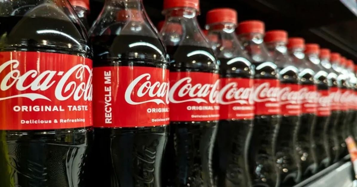 Coca-Cola’dan Tarihi Adım: Trump’ın Çağrısı Sonrası Kamış Şekerli Özel Kola Serisi Başladı