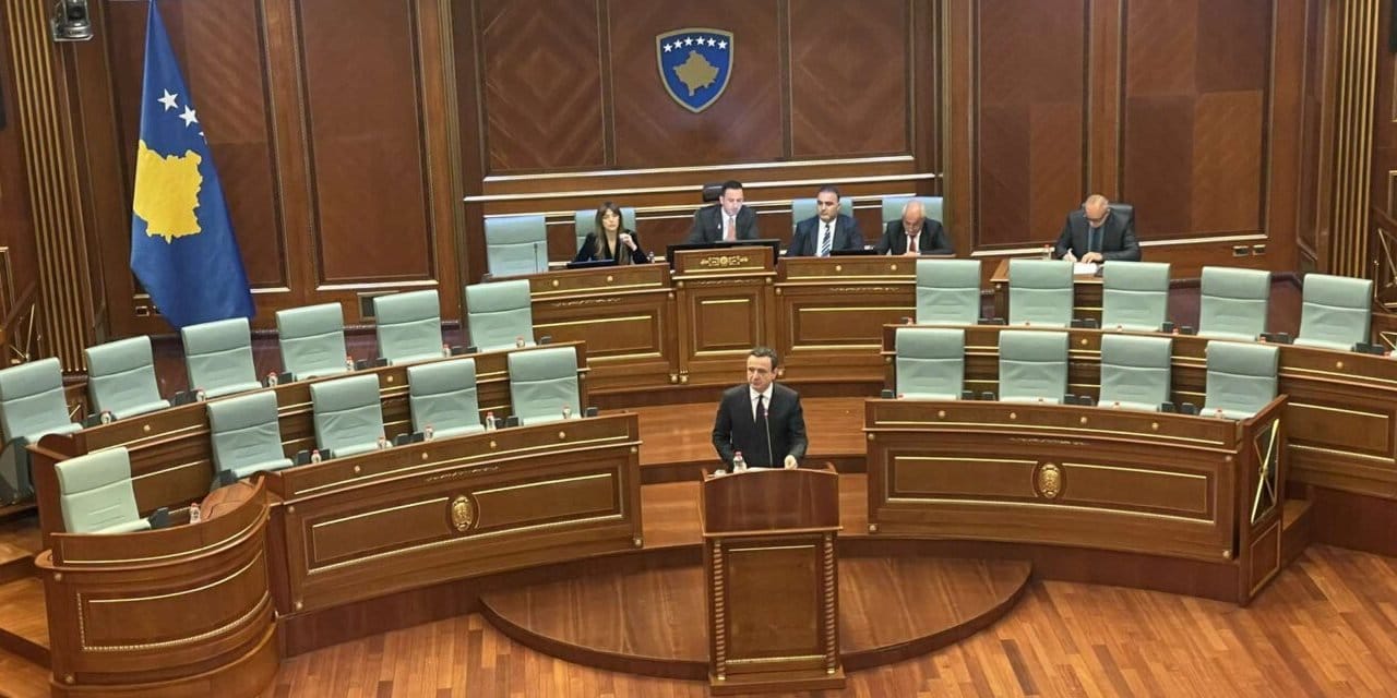 Kosova’da Hükümet Kurulamadı: Albin Kurti’nin Kabinesi 5 Oy Eksikle Güvenoyu Alamadı