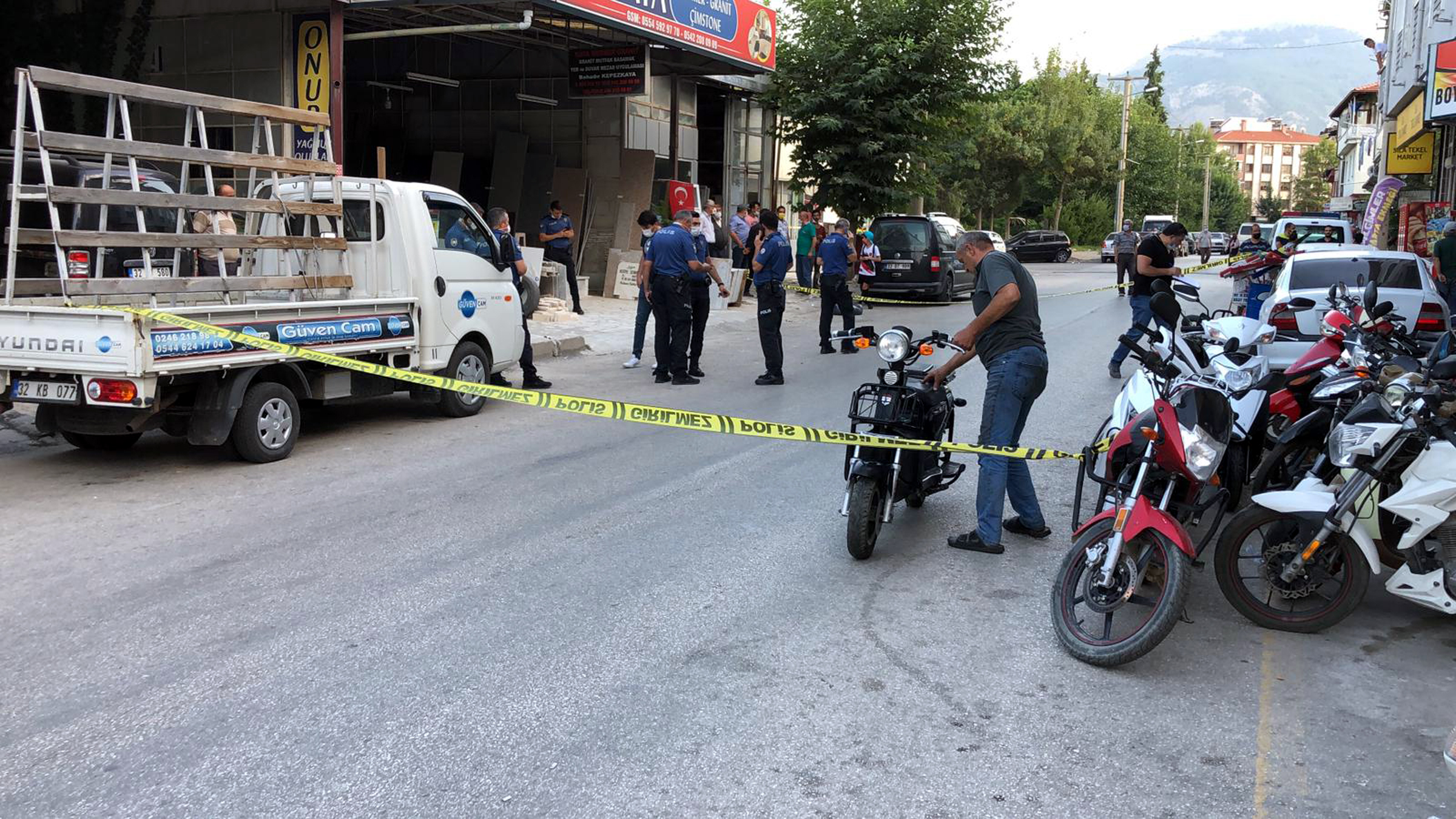 Alacak kavgası kameralara takıldı: 1 yaralı!