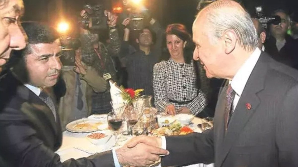 Devlet Bahçeli Demirtaş'a zeytin dalı uzattı, sosyal medya bu paylaşımları hatırlattı