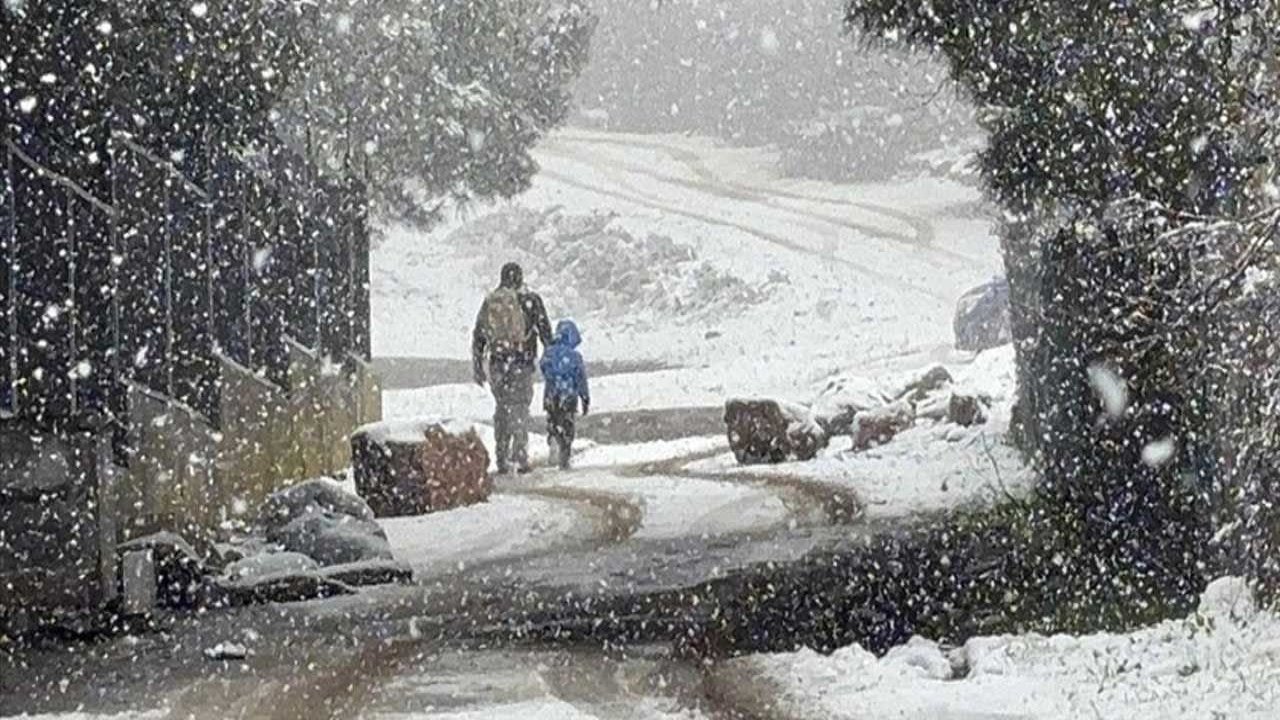 Meteoroloji’den peş peşe uyarı: Rüzgar şiddetlenecek, karla yağmur var