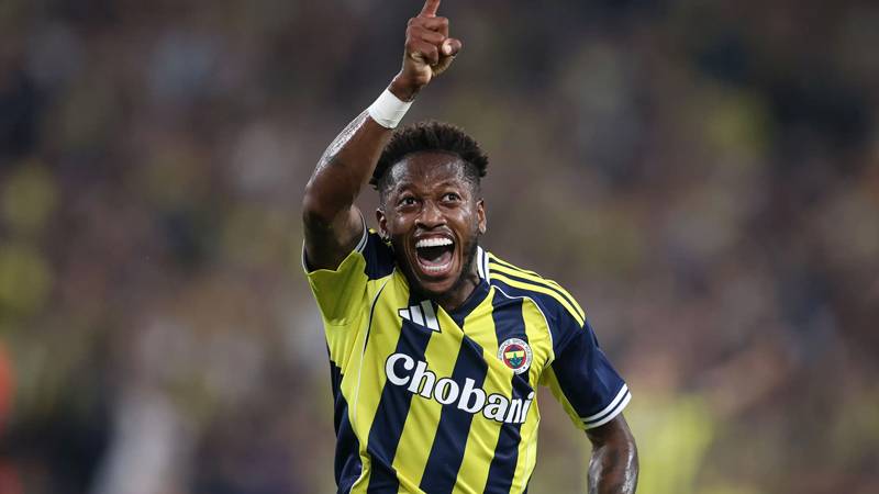Fenerbahçe, orta saha oyuncusu Fred ile yollarını ayırma kararı aldı