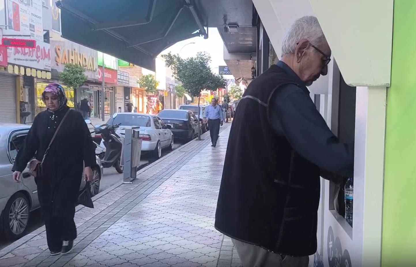 Emeklilerden bayram ikramiyesi tepkisi! “4 bin lira kurbanlık etmez”