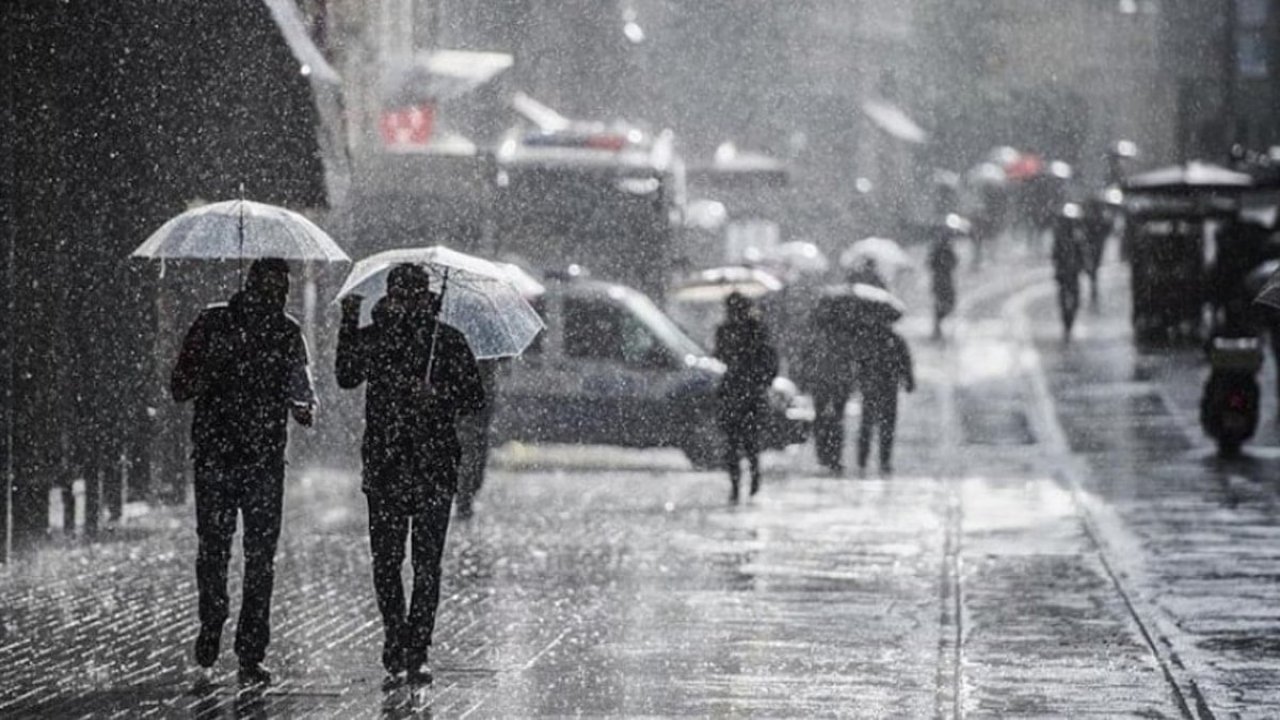 Meteoroloji’den 5 İlde Kuvvetli Yağış Alarmı: Sağanak Etkisini Artıracak!