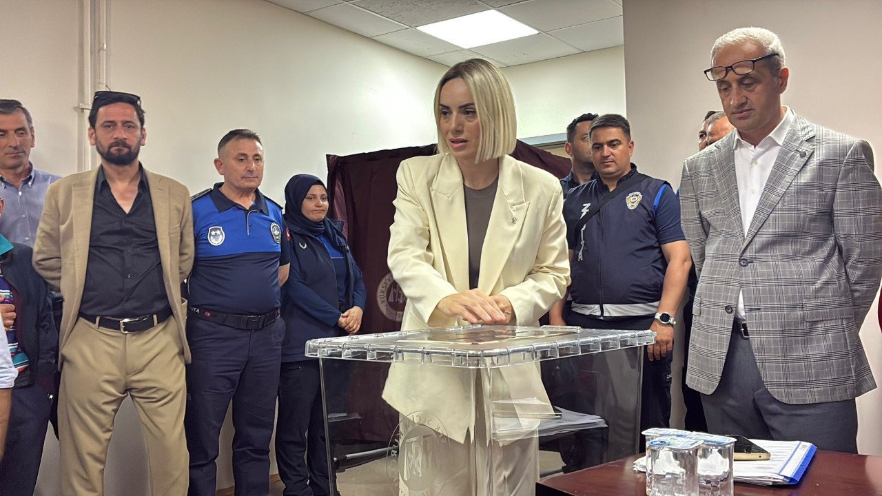 CHP’li Belediye AK Parti’ye Geçti! Başkan Vekilliği Seçimi Sonrası Mecliste Gerilim Yükseldi!