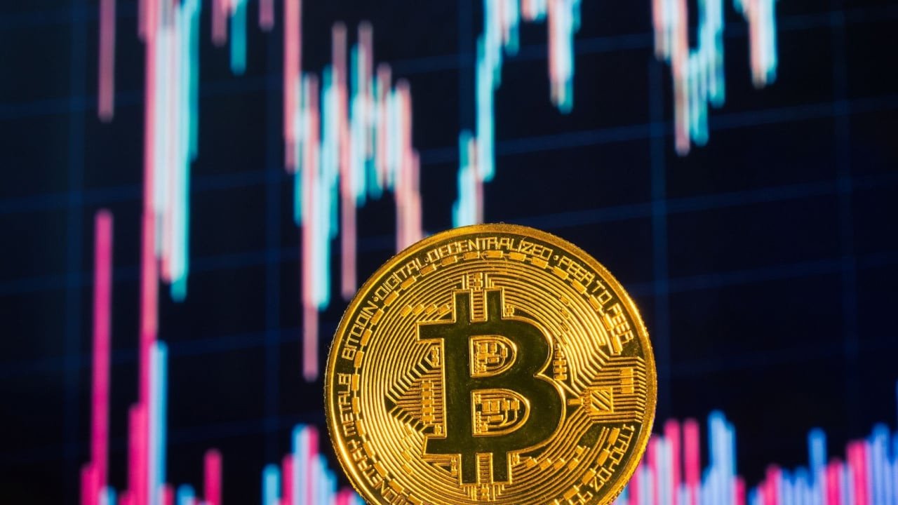 Dev Satış Bitcoin'i Vurdu! İki Ayın En Düşük Seviyesi Görüldü!