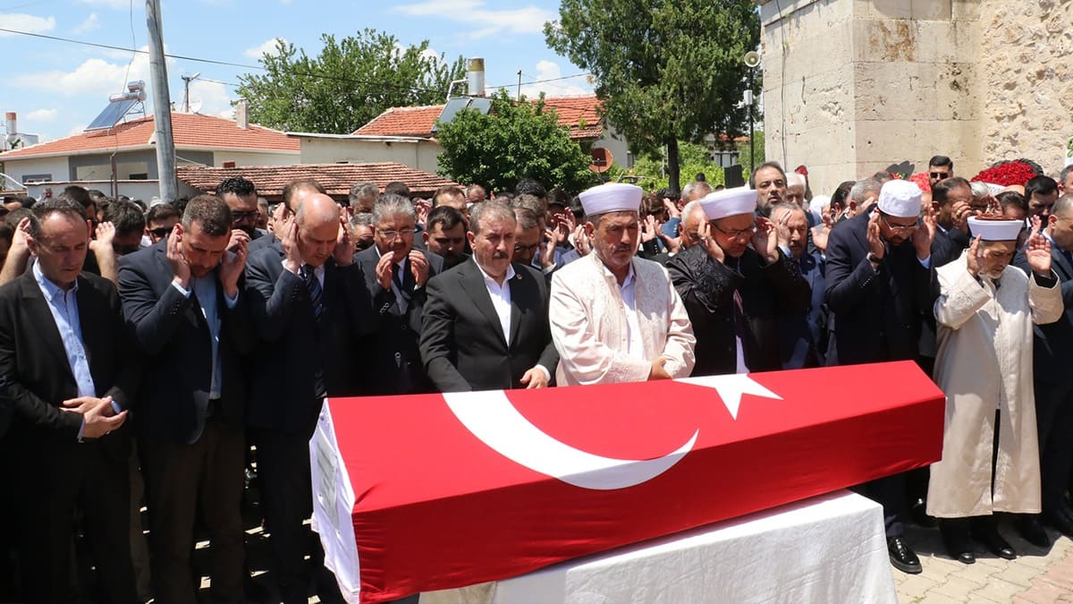 Mustafa Destici'nin acı günü! Ağabeyini son yolculuğuna uğurladı