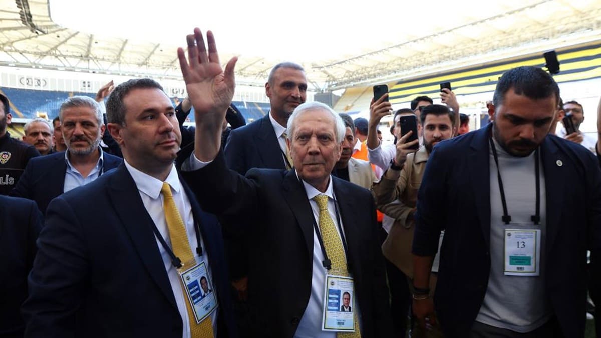 Aziz Yıldırım'dan seçim kürsüsünde dikkat çeken sözler: "Fenerbahçe'ye borcum var"