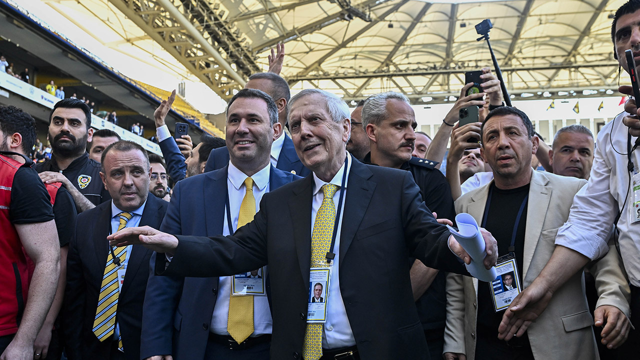 Fenerbahçe'de tarihi dönüş! Aziz Yıldırım yeniden başkan seç