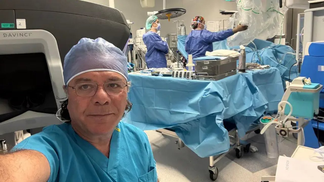 Türk Cerrahdan Tarihi Görev! Ameliyatı Dünyaya Canlı Yayınla