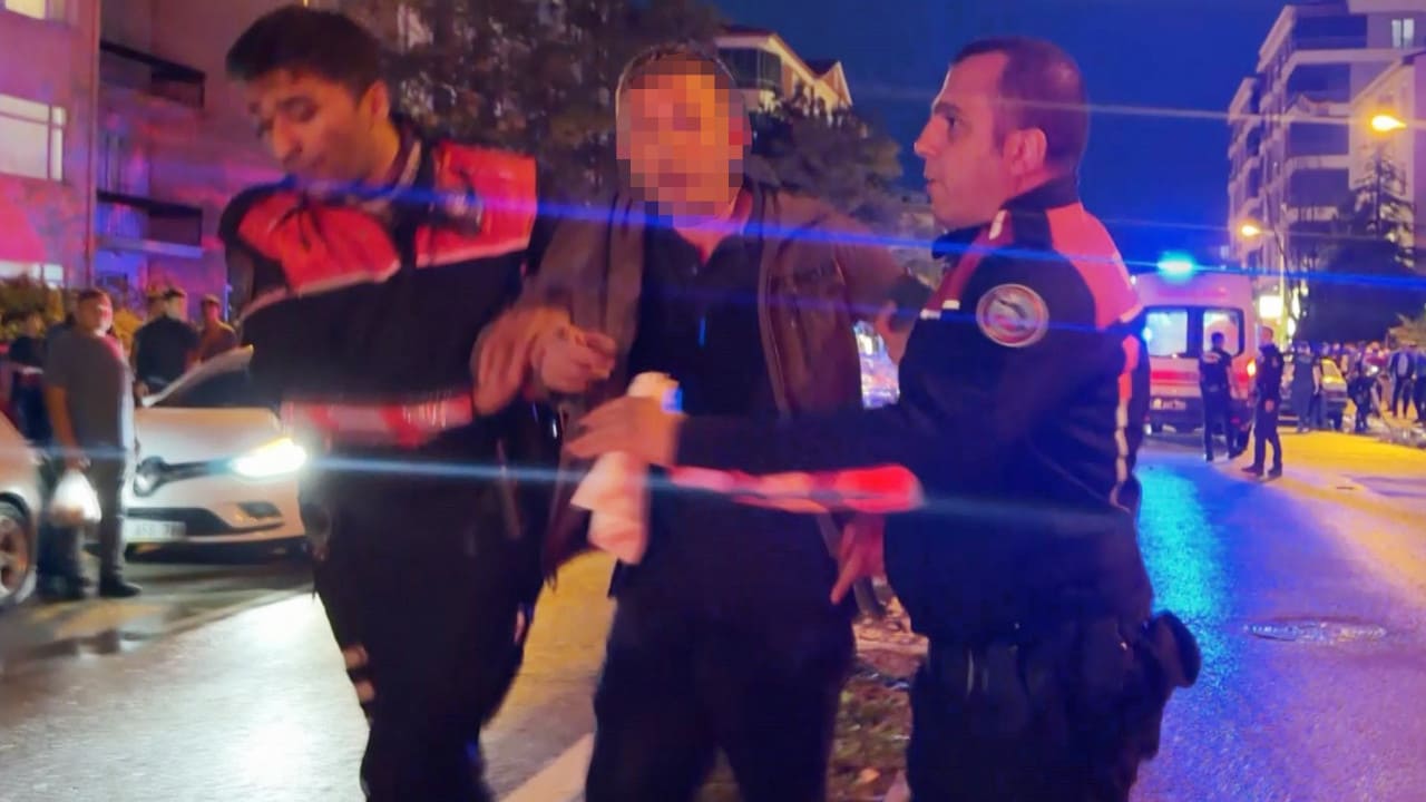 Aksaray'da dehşet anları! Bir baba kızını rahatsız eden gencin kulağını kesti
