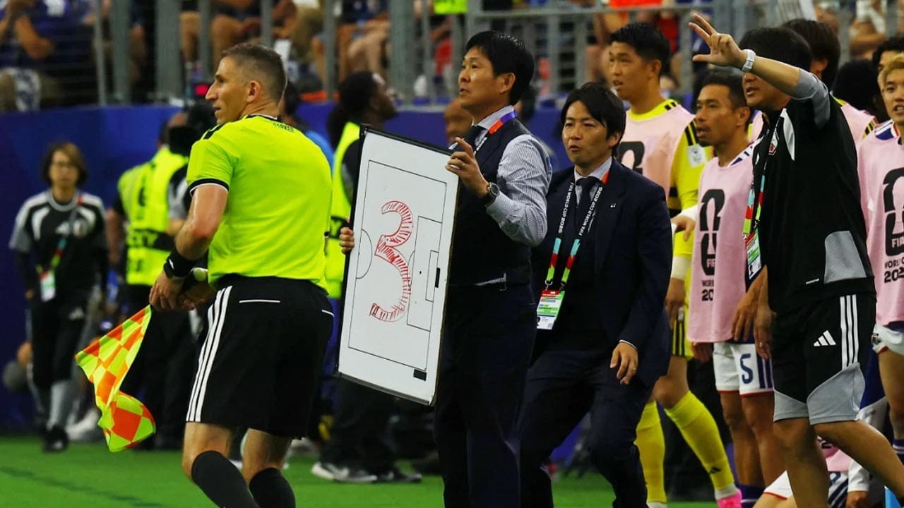Saha kenarında şifreli mesajlar! Japonya'nın sırrı Dünya Kupası'na damga vurdu
