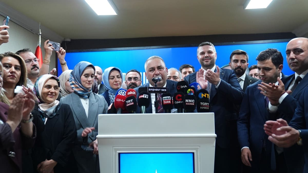 AK Parti'ye geçen Mesut Özarslan'dan Erdoğan övgüsü: 