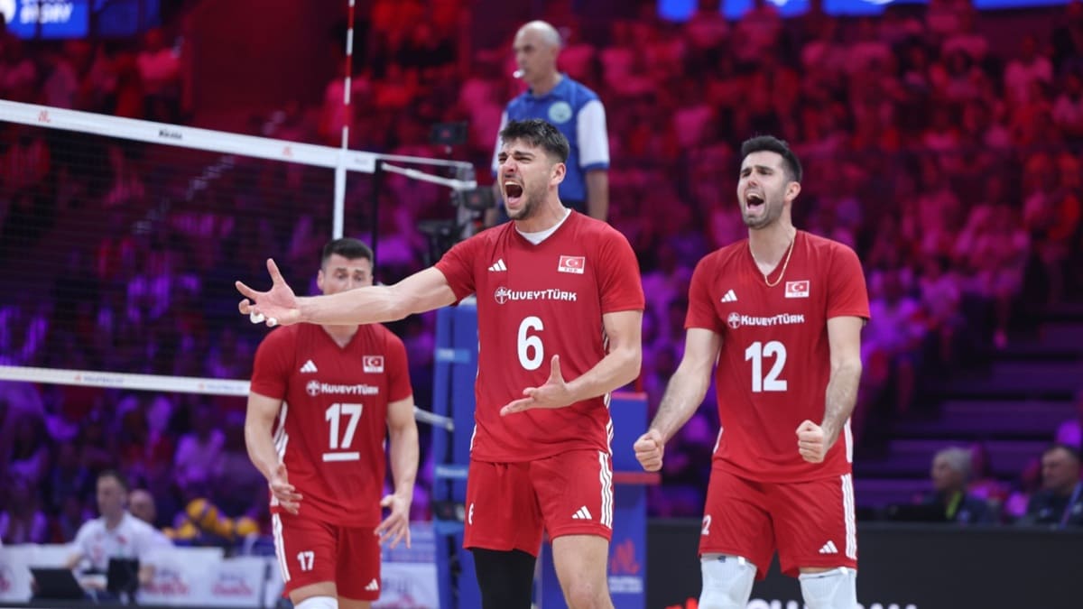 Filenin Efeleri dev rakibi zorladı! Polonya'ya 5 sette mağlup oldu