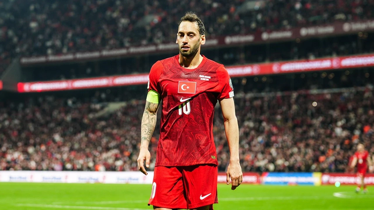Hakan Çalhanoğlu'ndan Dünya Kupası vedası sonrası özür: 