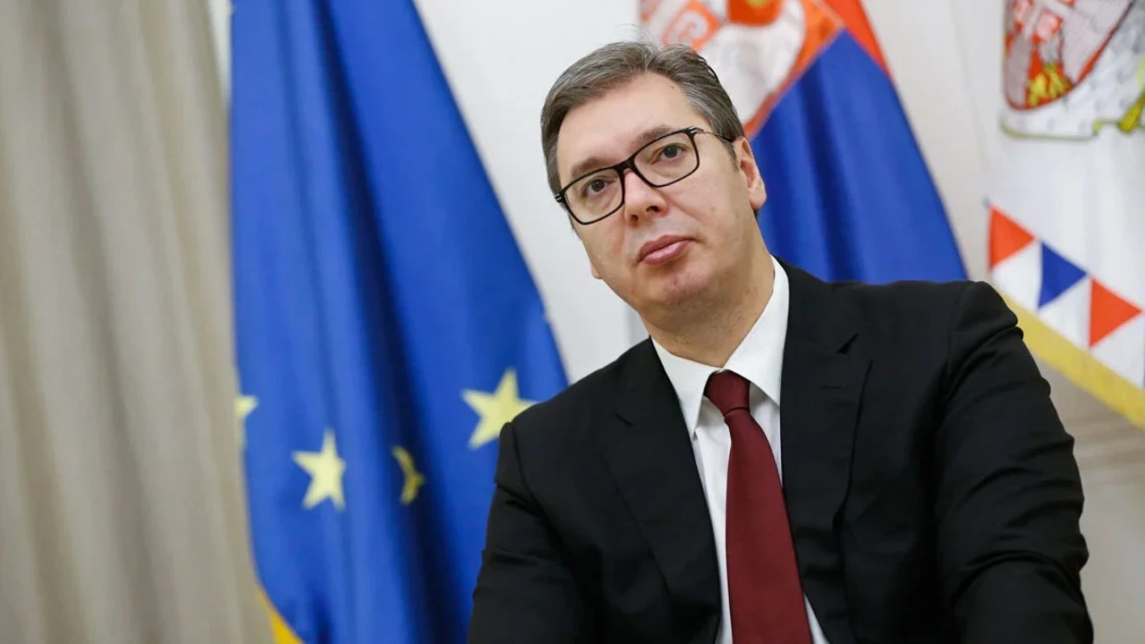 Sırbistan'da siyasi deprem! Cumhurbaşkanı Vucic istifa edeceğini açıkladı