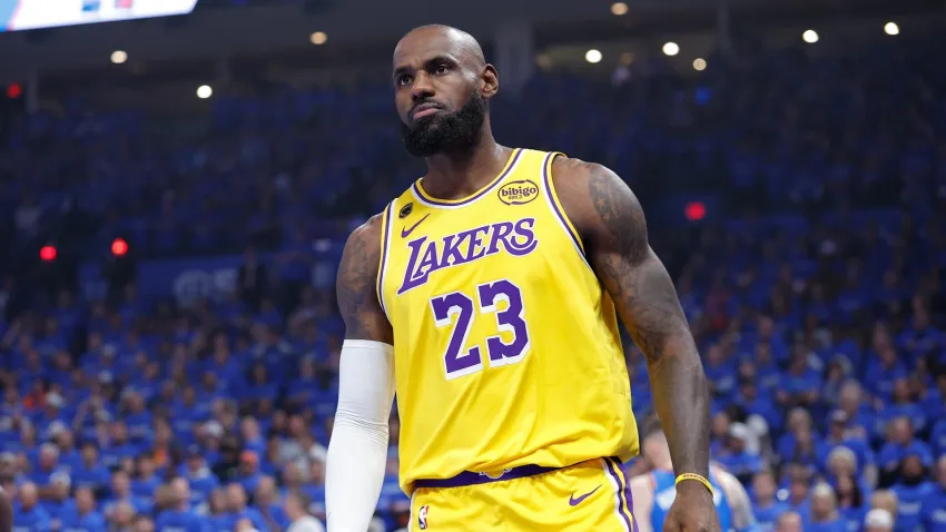 LeBron James, Lakers defterini kapattı!