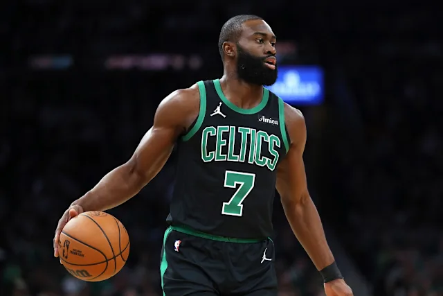 NBA'de Jaylen Brown, Philadelphia 76ers'a transfer oldu