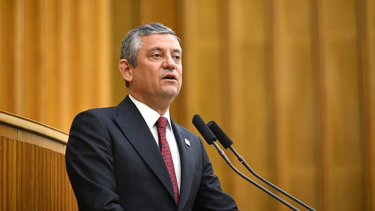 Özgür Özel grup toplantısında mesaj verdi