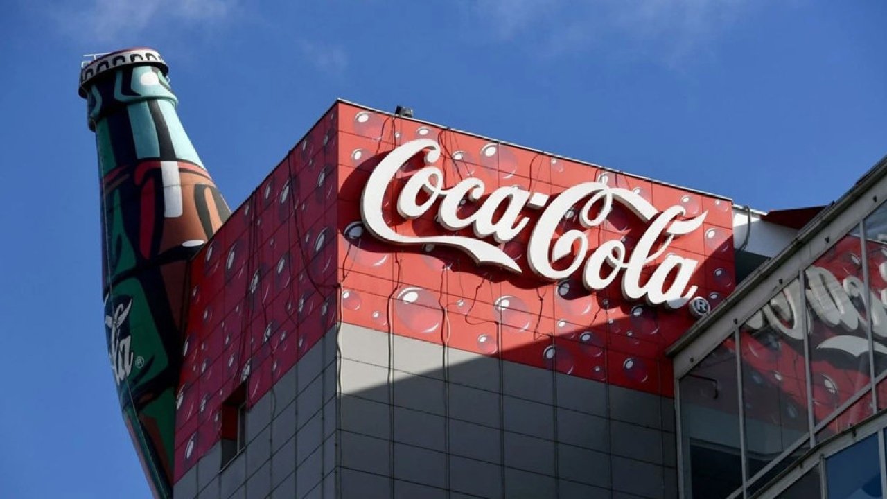 Coca-Cola Dev Fabrikasını Kapatıyor: Birçok Kişi İşsiz Kalacak!