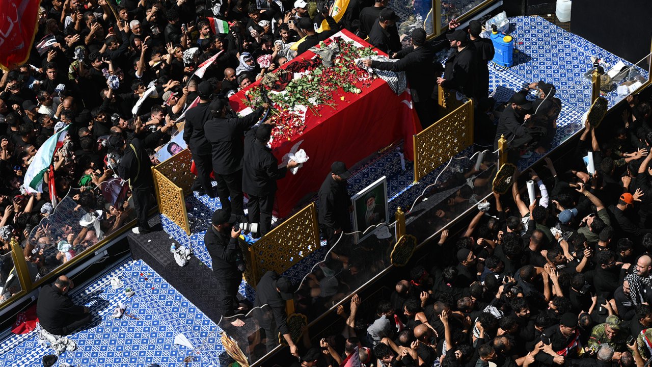 Hamaney için Necef'te cenaze töreni