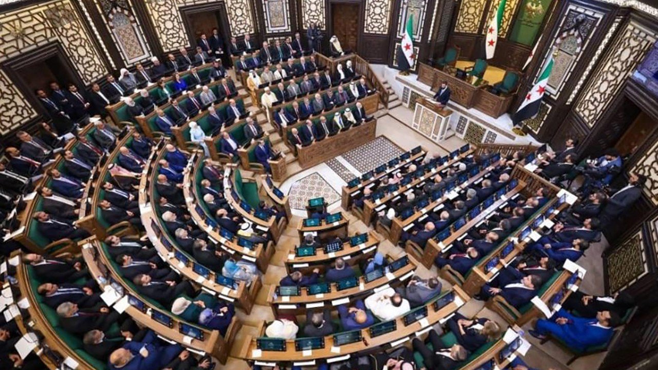 Suriye'de Tarihi Anlar: Yeni Halk Parlamentosu İlk Kez Toplandı!