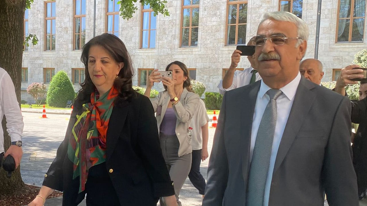 Ankara'da kritik zirve! DEM Parti İmralı Heyeti, Efkan Ala ile görüştü