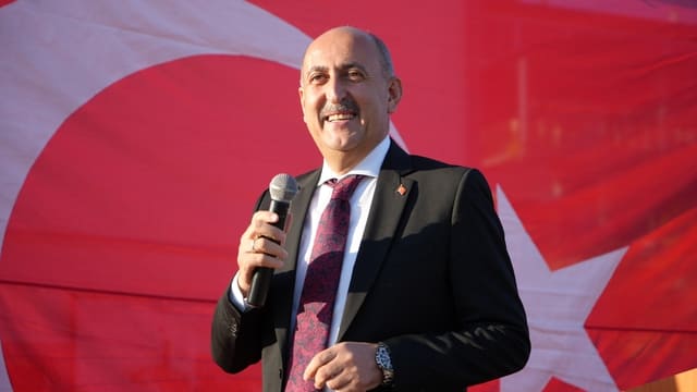 Eski AK Partili belediye başkanına 6 yıl 8 ay hapis cezası