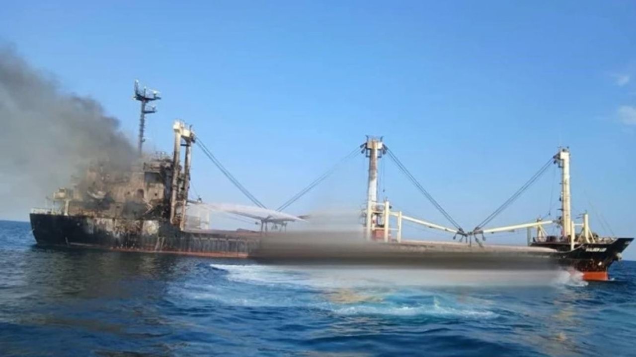 Rusya Karadeniz'de yük gemisini vurdu! Odessa açıklarında can kayıpları yaşandı!