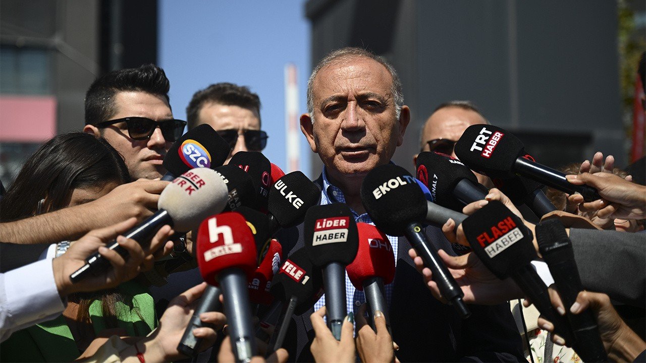 CHP'den yeni parti hamlesi! İstanbul'da 7 ilçe başkanı görevden alındı