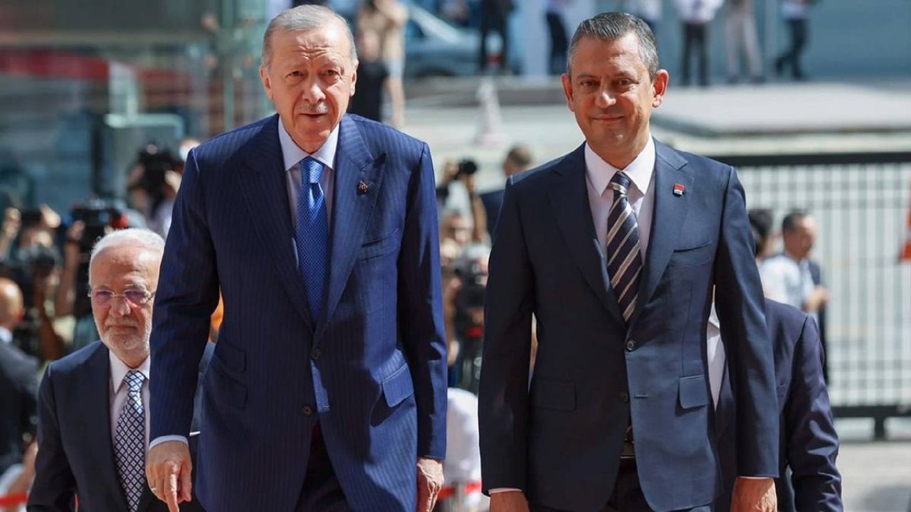 Dünya basını Özgür Özel'in yeni parti hamlesini böyle gördü: Erdoğan'a karşı yeni meydan okuma