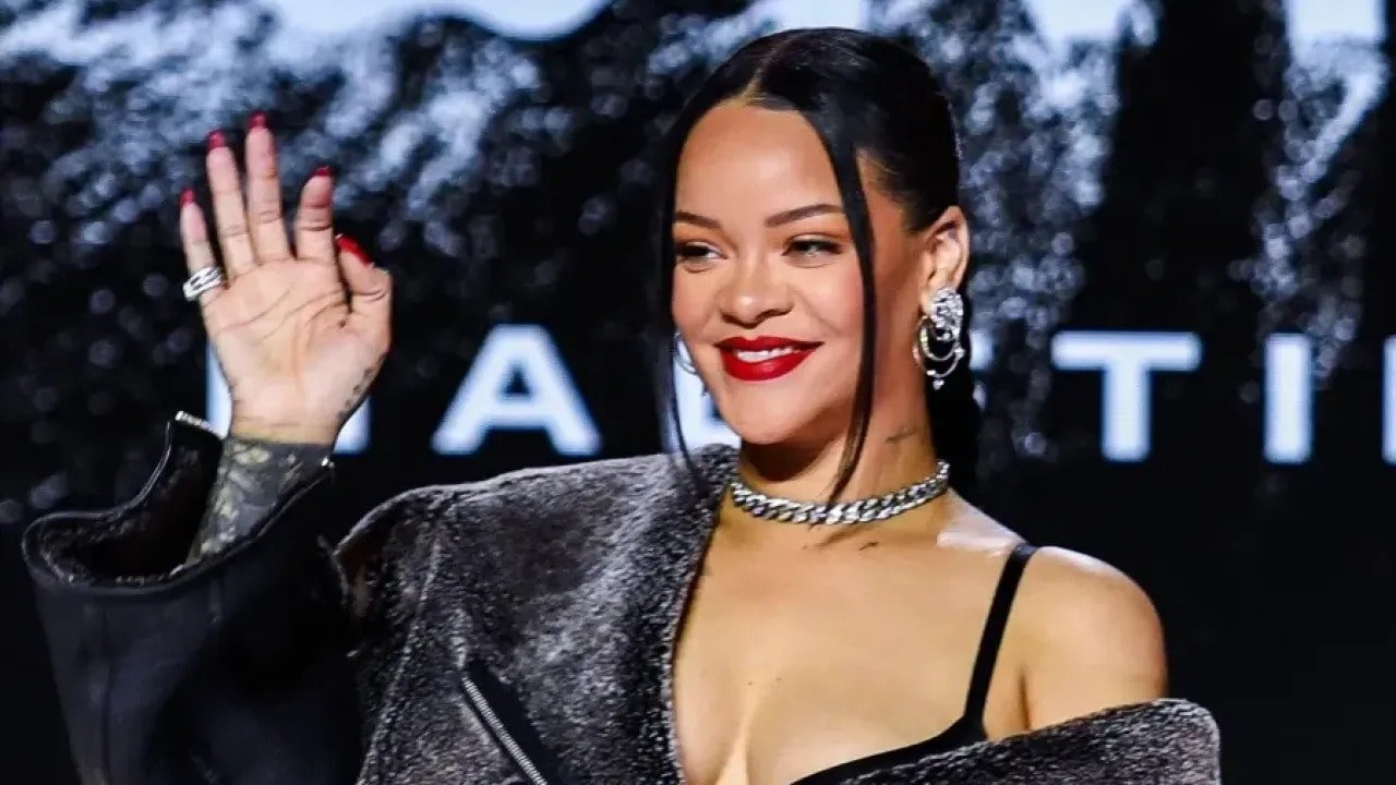Rihanna'nın Türkiye merakı sürüyor! Ankara'dan sonra şimdi de Eskişehir'i gündemine aldı