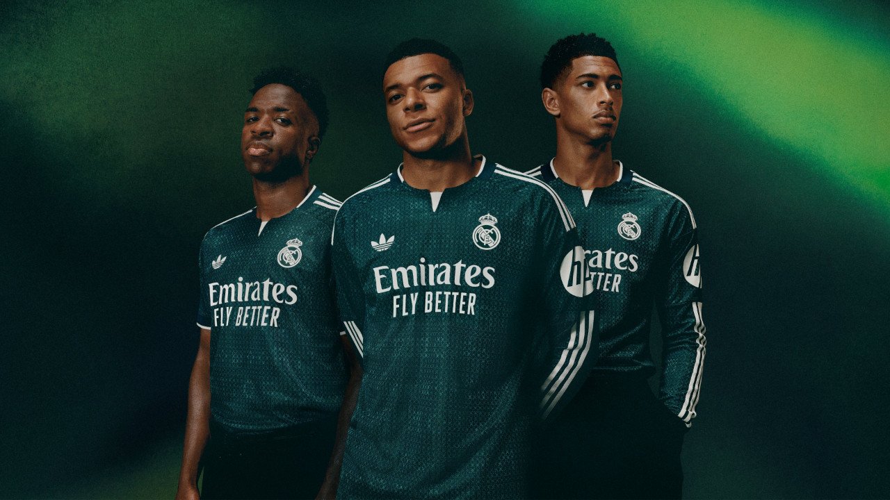 Real Madrid yeni sezon deplasman formasını tanıttı! Tasarımı dikkat çekti