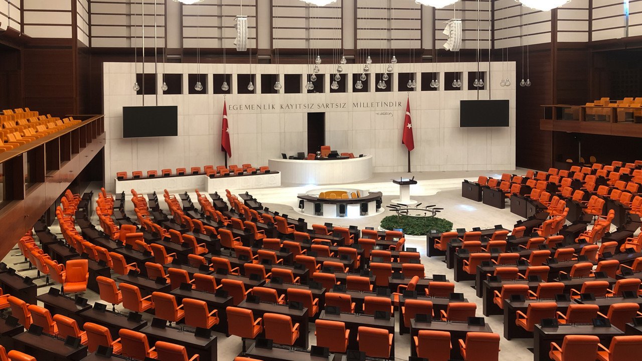 En düşük emekli aylığı düzenlemesi Meclis'ten geçti! Yeni maaş belli oldu