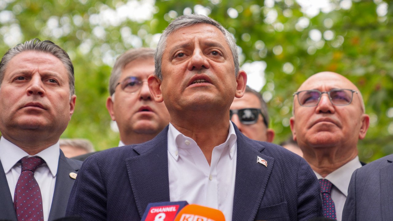 Özgür Özel'den dikkat çeken açıklama: 200'ün üzerinde belediye Yeni Parti'ye katılacak