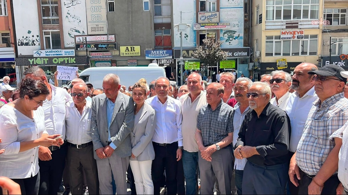 CHP Aksaray'da toplu istifa! Görevden alınan il yönetimi YENİ Parti'ye geçti